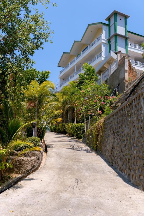 Monte Prundi Hotel Labuan Bajo Ngoại thất bức ảnh