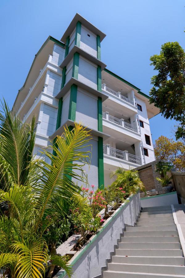 Monte Prundi Hotel Labuan Bajo Ngoại thất bức ảnh