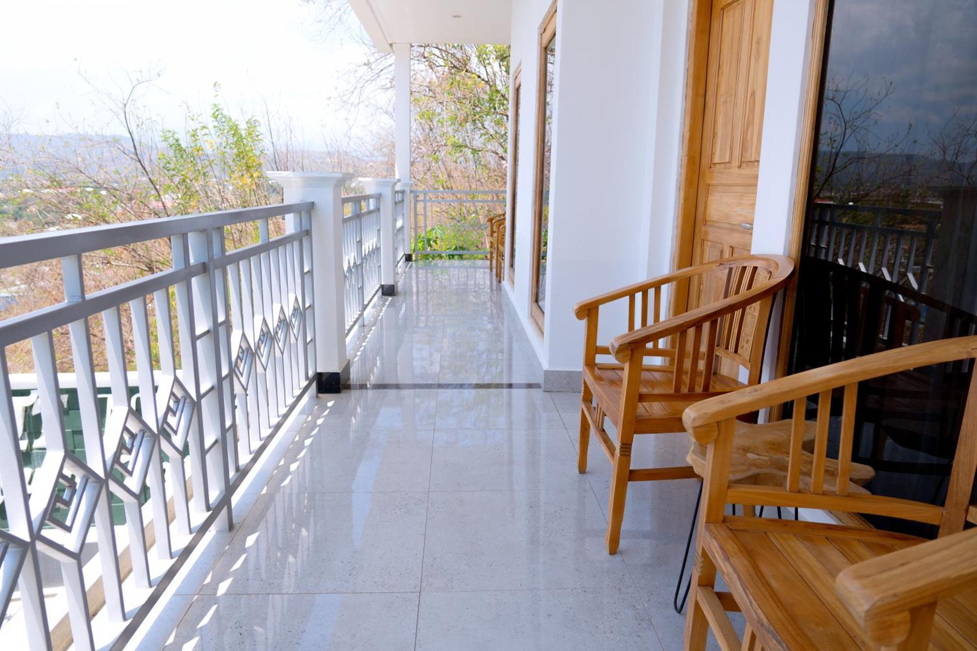 Monte Prundi Hotel Labuan Bajo Ngoại thất bức ảnh
